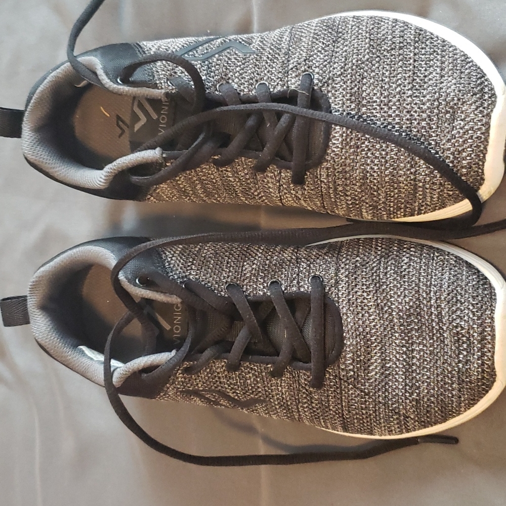 Vionic size 9 wide womens sneakers